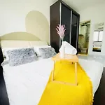 8 Pax Homestay Near Axiata Arena & Pavilion 2