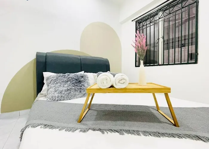 8 Pax Homestay Near Axiata Arena & Pavilion 2