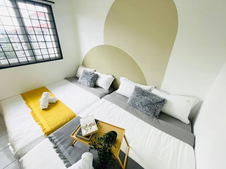 8 Pax Homestay Near Axiata Arena & Pavilion 2 Pangsapuri