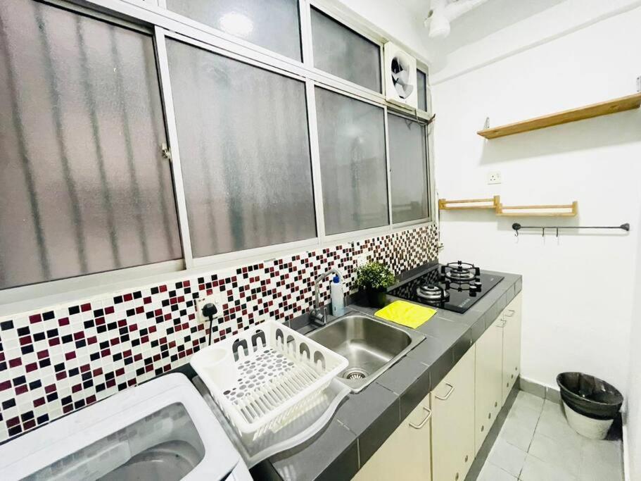 Pangsapuri 8 Pax Homestay Near Axiata Arena & Pavilion 2