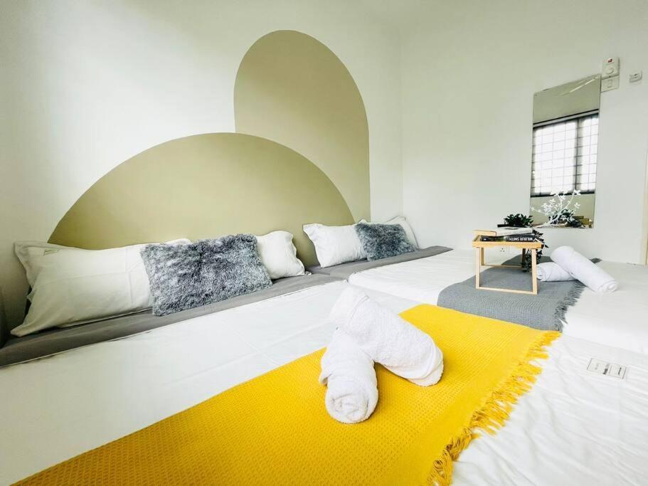 8 Pax Homestay Near Axiata Arena & Pavilion 2 Kuala Lumpur