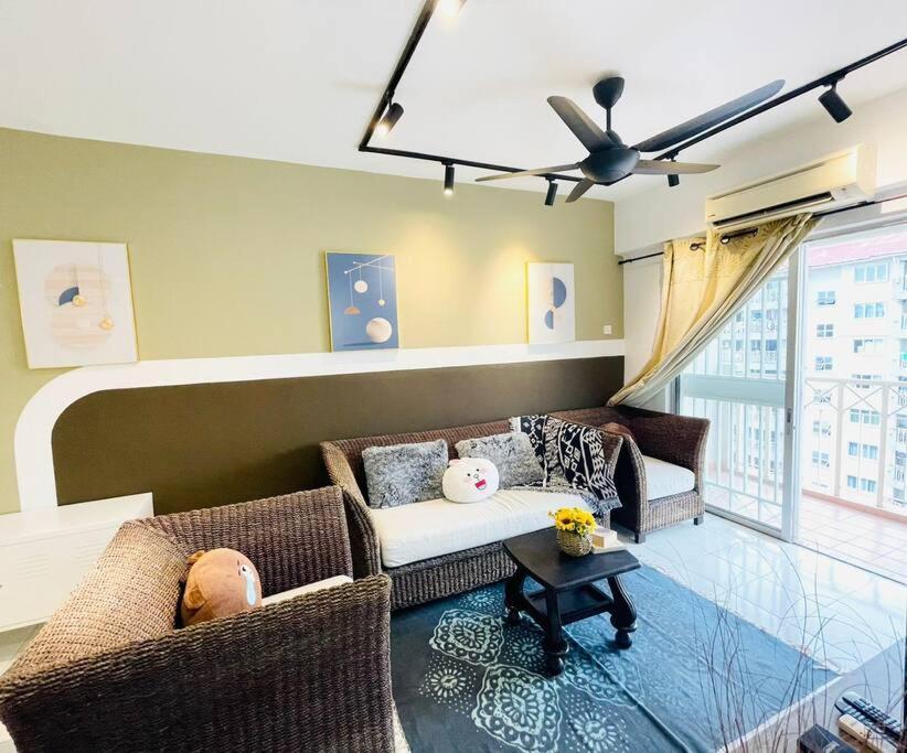 8 Pax Homestay Near Axiata Arena & Pavilion 2 Pangsapuri Kuala Lumpur