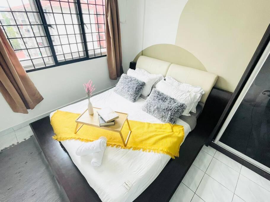 Pangsapuri 8 Pax Homestay Near Axiata Arena & Pavilion 2