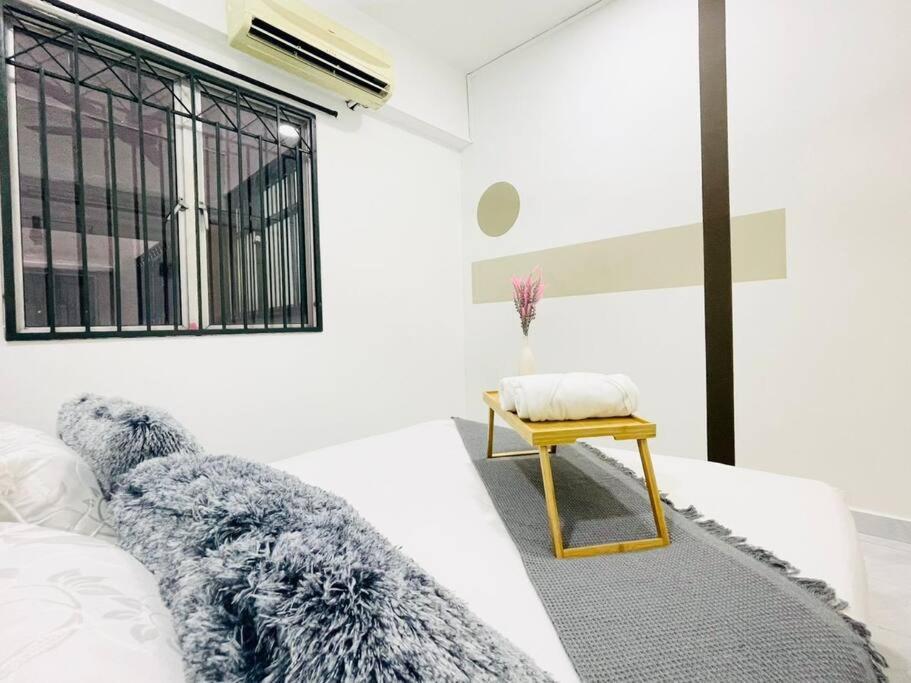 Pangsapuri 8 Pax Homestay Near Axiata Arena & Pavilion 2 Kuala Lumpur